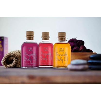 Envase de vidrio Aceite Íntimo PINK LADY sabor Frutos del Bosque.
