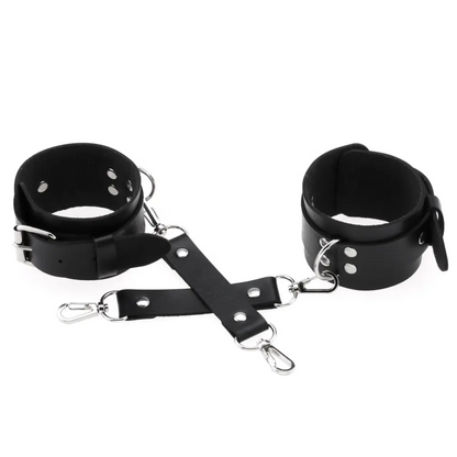 Arnés negro de cuero PU ideal para prácticas BDSM suaves